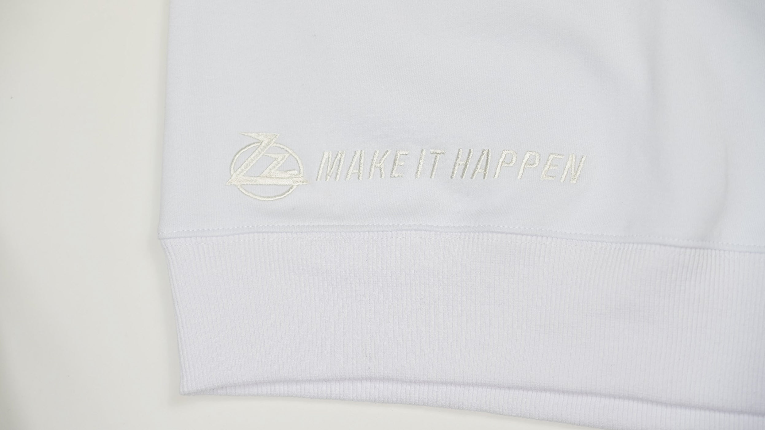 White Zz Essential Crewneck